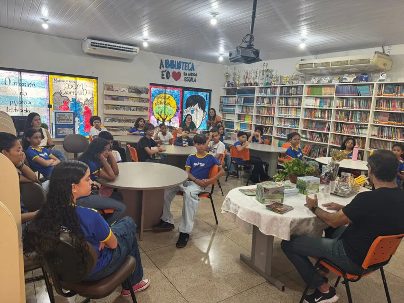 Imagem da publicação: Mostra literária e doação de livros na Escola Darcy Ribeiro