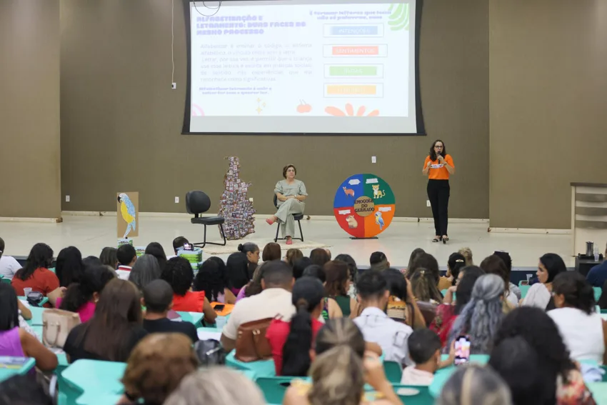 Imagem da publicação: Palestra sobre IA e alfabetização